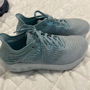 New balance women’s sneakers